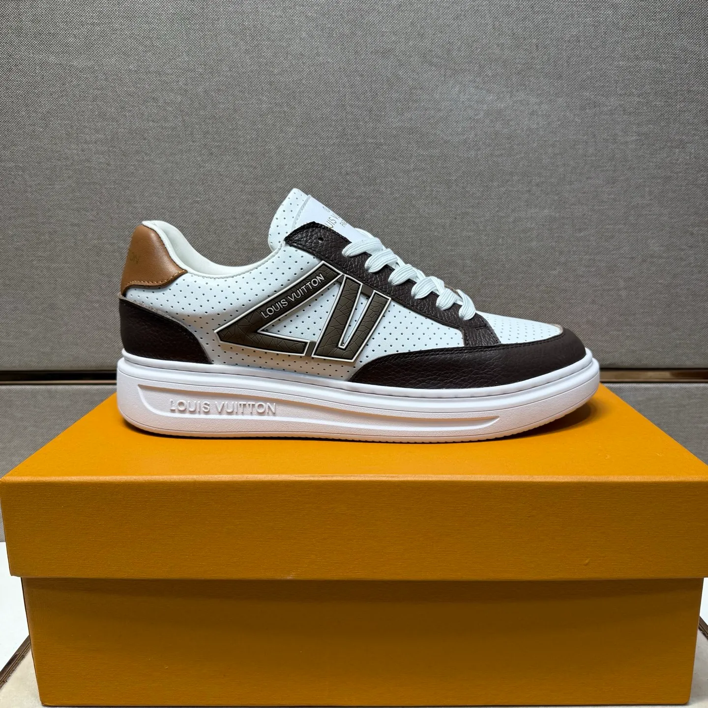 ⬛️Men's shoes 💰p420 [LV～] Men's casual shoes 2025z cabinet sales simultaneously 🔶Size: 38-44 #️⃣ 🔷6 colors🔜The upper is made of multi-material splicing ➕Genuine leather lining, comfortable and breathable, sole: original comfortable and wear-resistant outsole, ⚠️Real thing📱Photographed🎬The real thing is better📢📢📢